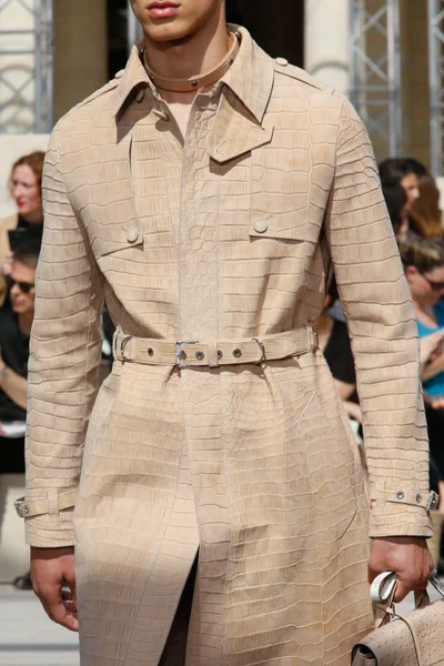 Look 1